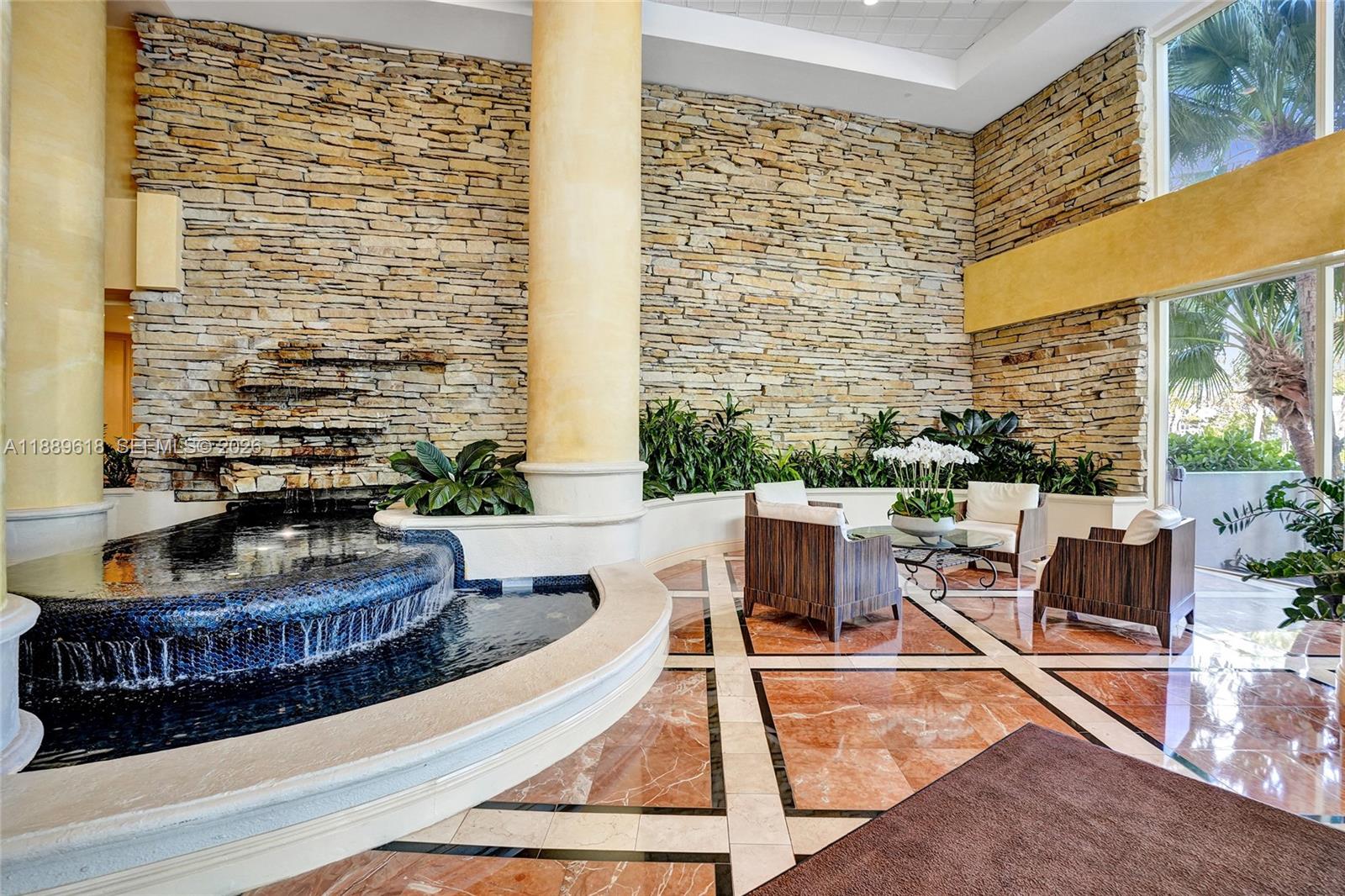20281 E Country Club Dr #2110, Aventura FL 33180