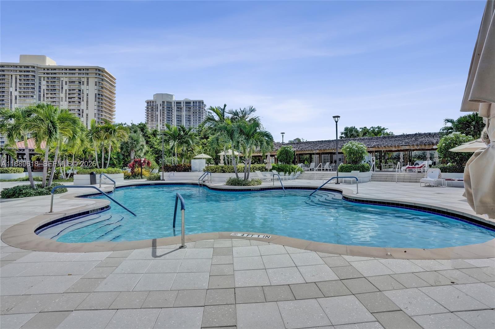 20281 E Country Club Dr #2110, Aventura FL 33180