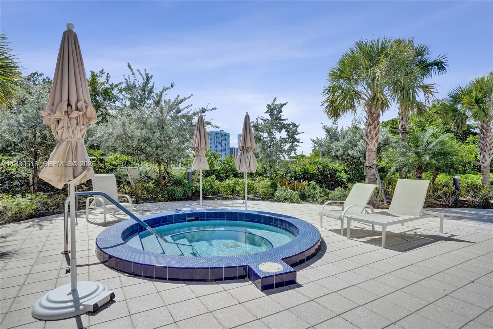 20281 E Country Club Dr #2110, Aventura FL 33180
