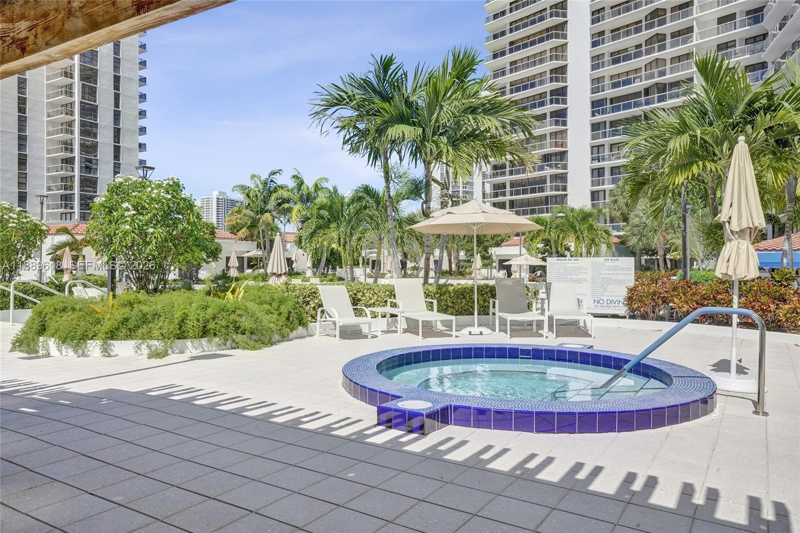 20281 E Country Club Dr #2110, Aventura FL 33180
