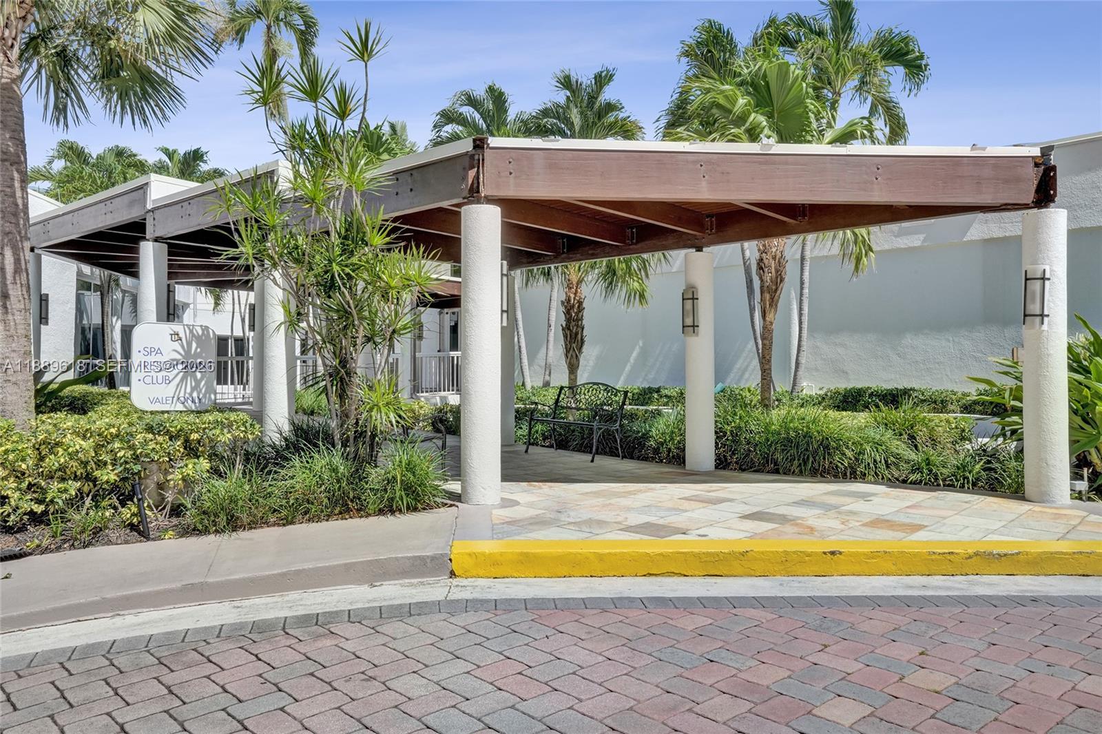 20281 E Country Club Dr #2110, Aventura FL 33180