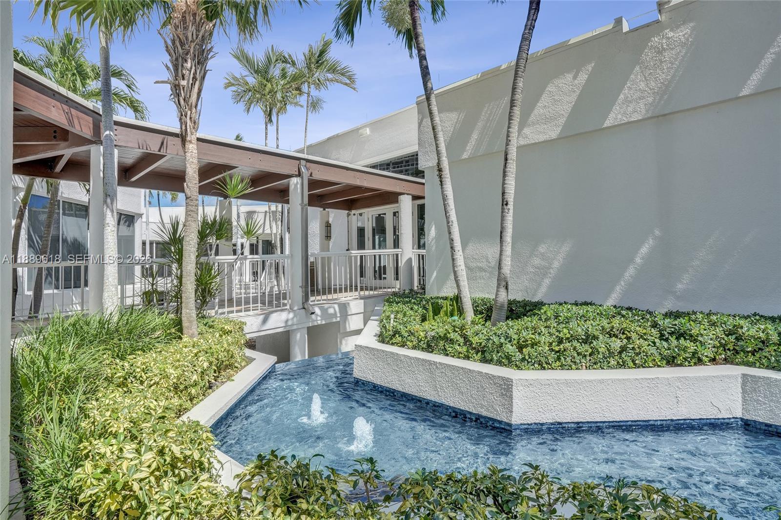20281 E Country Club Dr #2110, Aventura FL 33180