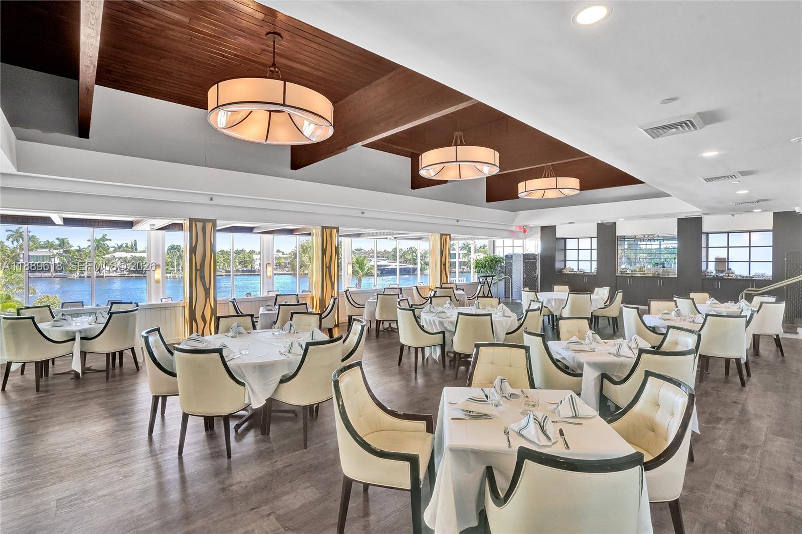 20281 E Country Club Dr #2110, Aventura FL 33180