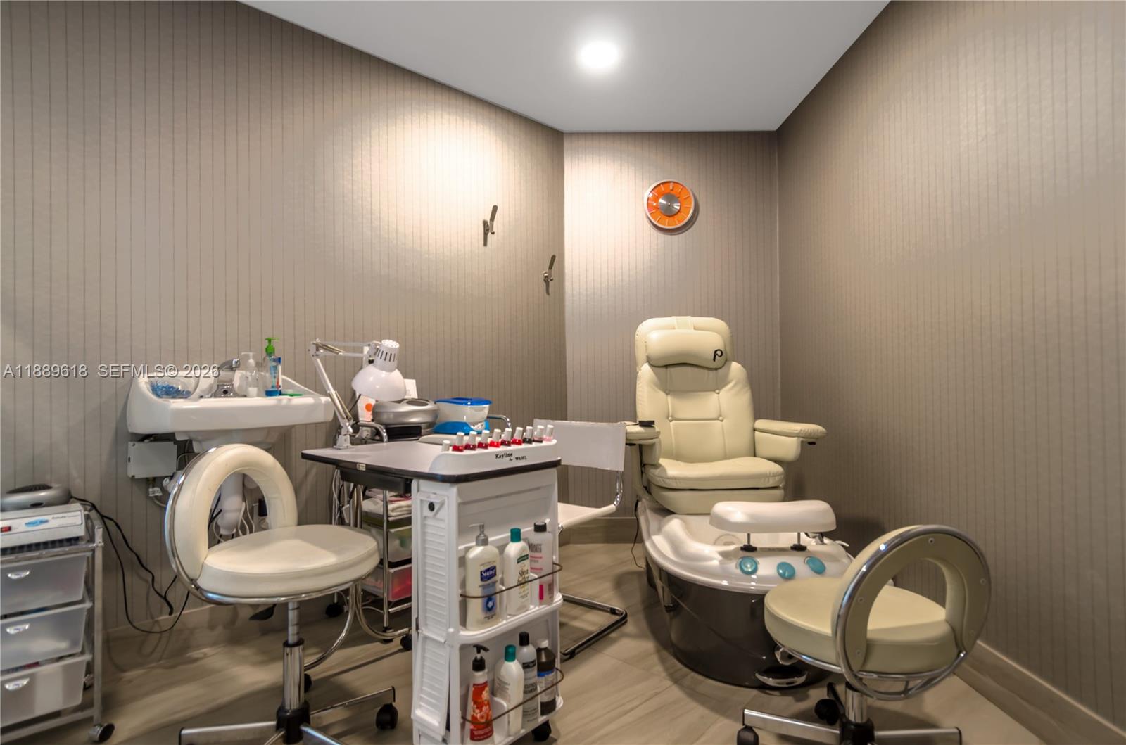 20281 E Country Club Dr #2110, Aventura FL 33180