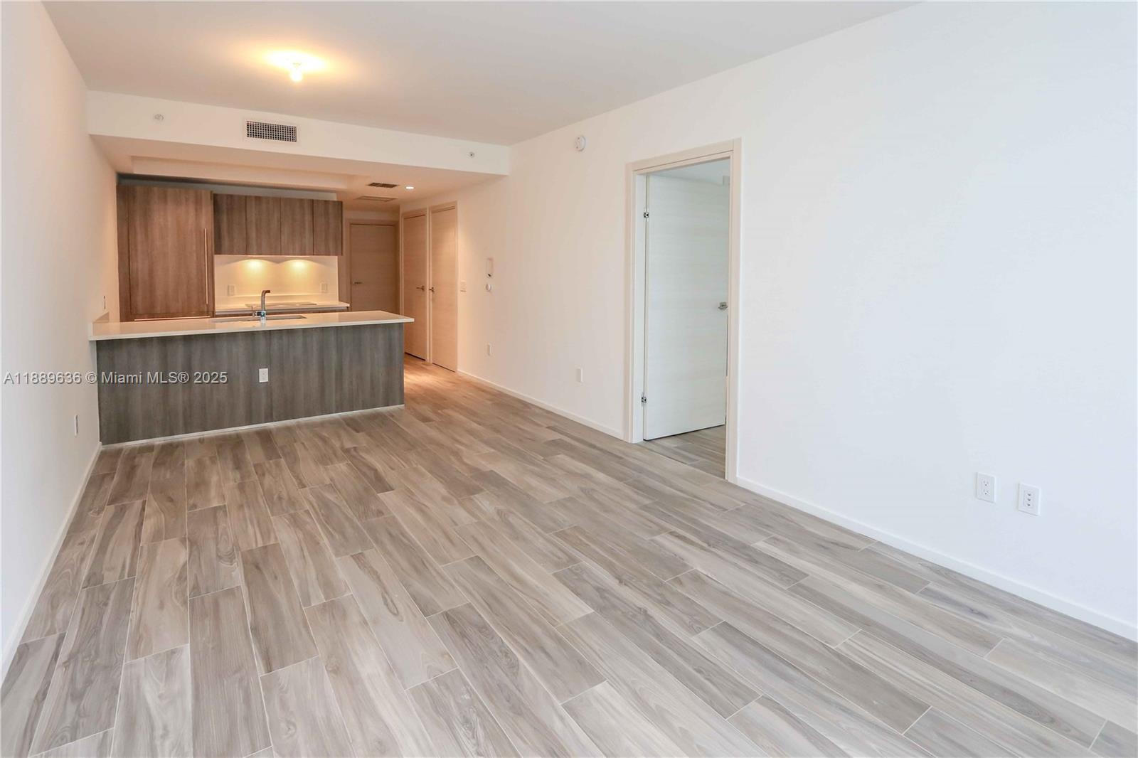 801 S Miami Ave #3606, Miami FL 33130