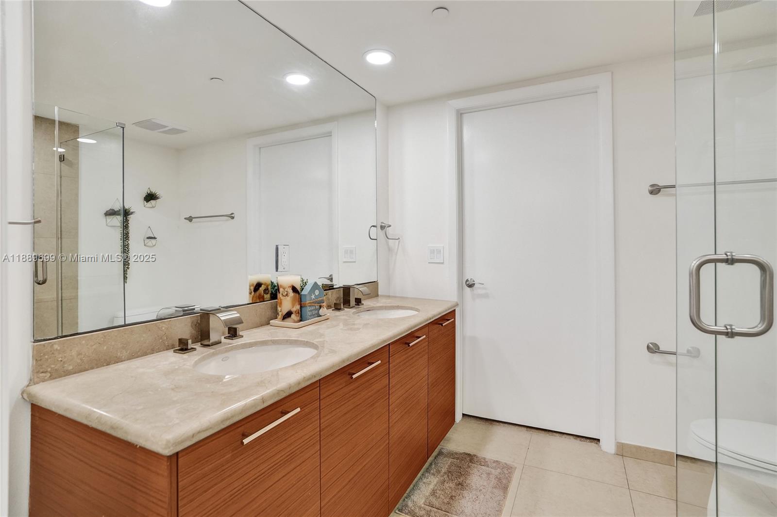 50 Biscayne Blvd #3908, Miami FL 33132