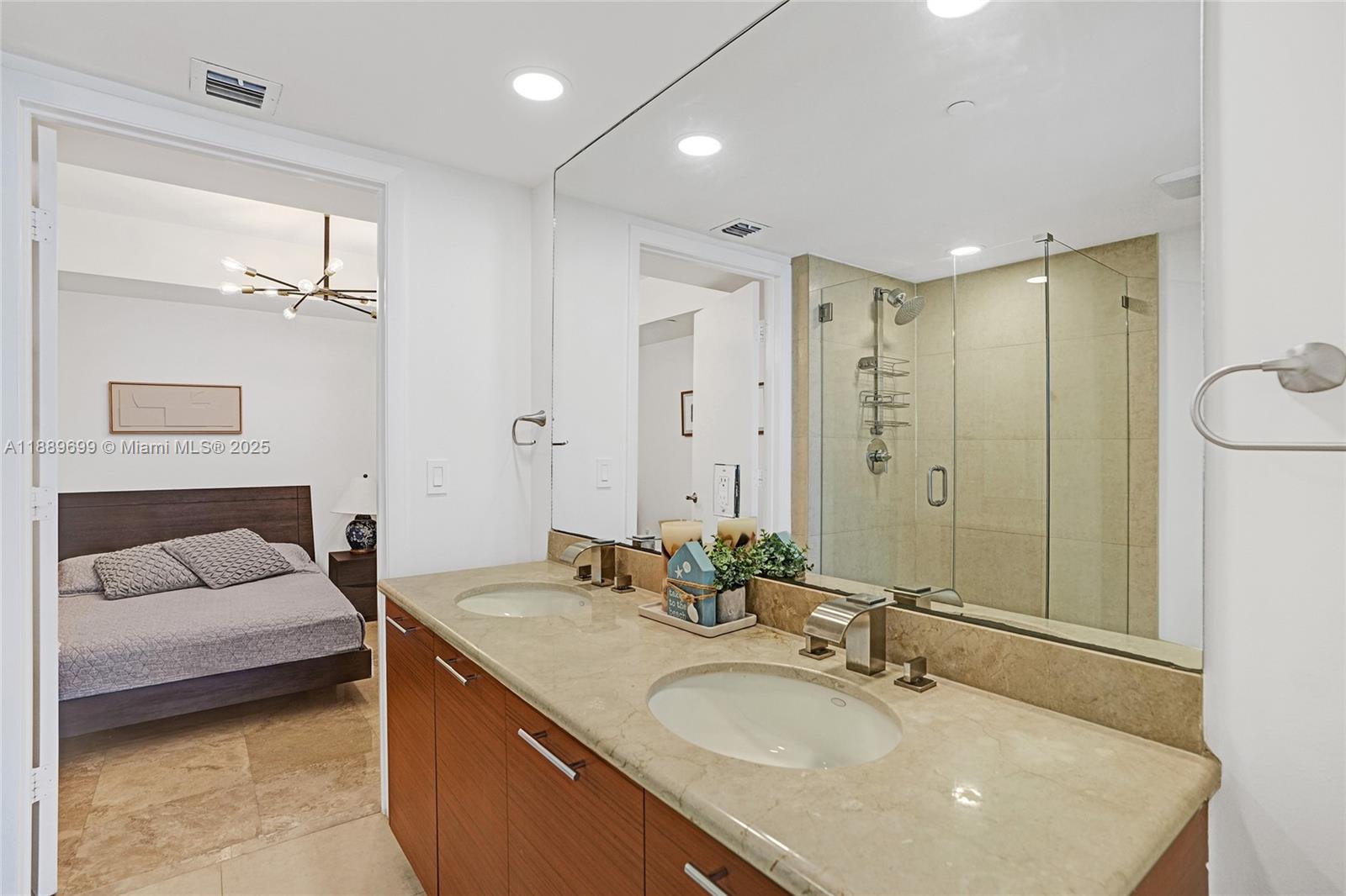50 Biscayne Blvd #3908, Miami FL 33132
