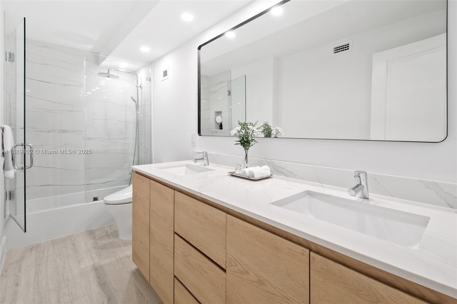 1121 Crandon Blvd #D304, Key Biscayne FL 33149