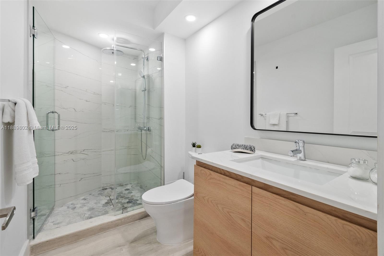 1121 Crandon Blvd #D304, Key Biscayne FL 33149