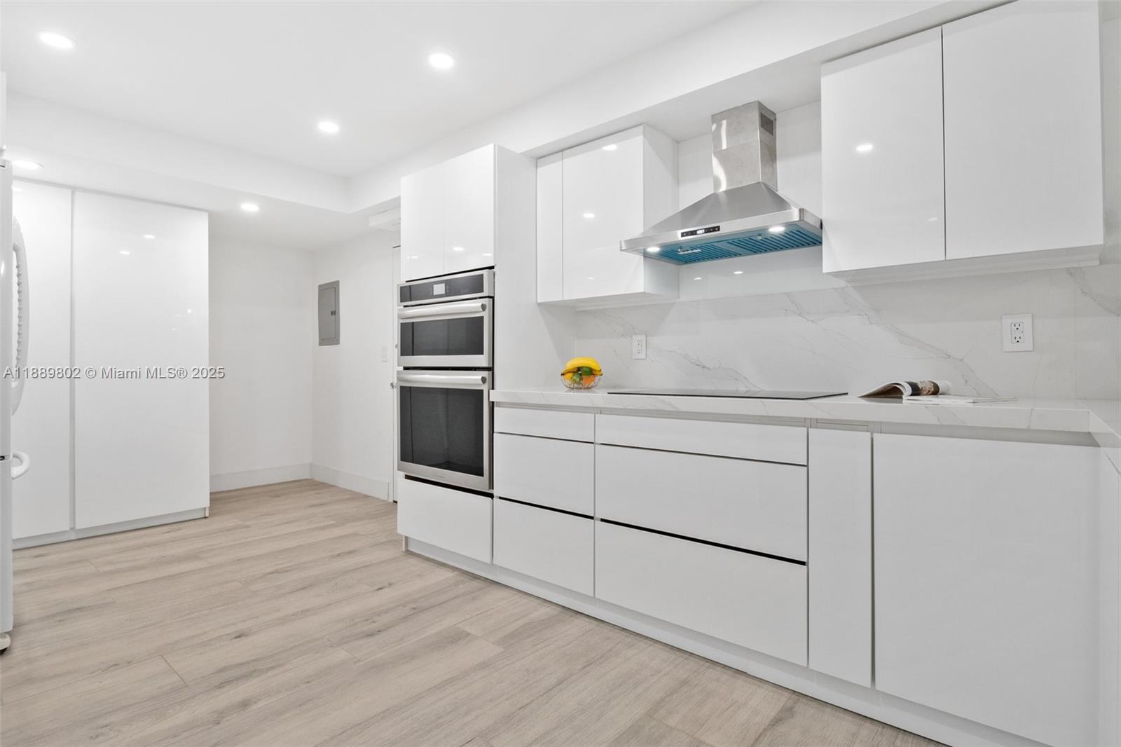 1121 Crandon Blvd #D304, Key Biscayne FL 33149