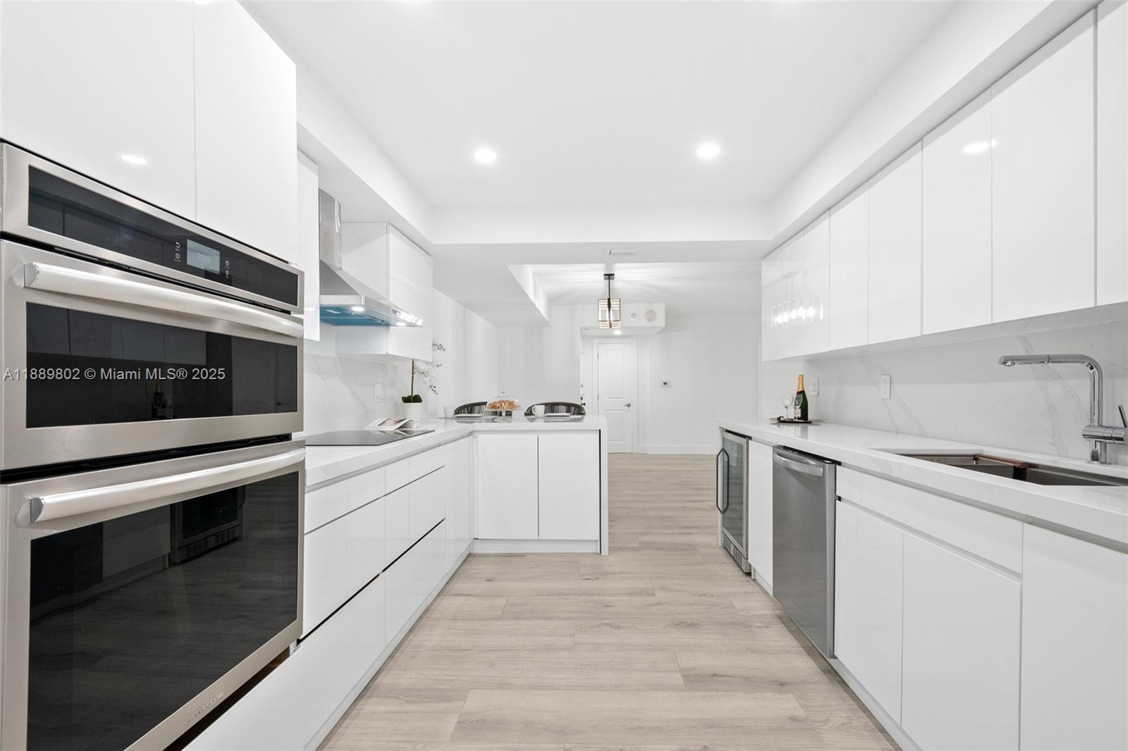 1121 Crandon Blvd #D304, Key Biscayne FL 33149