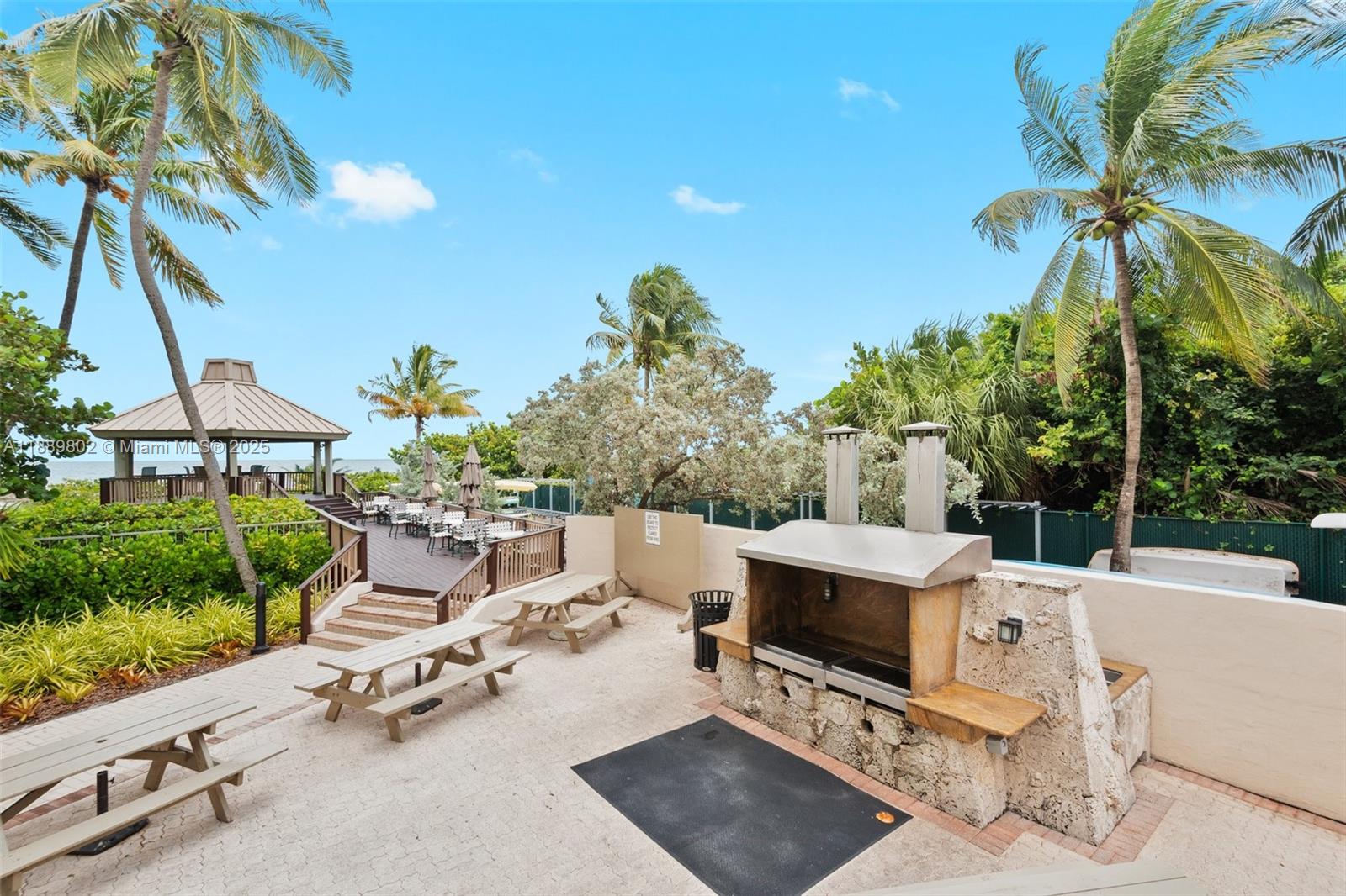 1121 Crandon Blvd #D304, Key Biscayne FL 33149