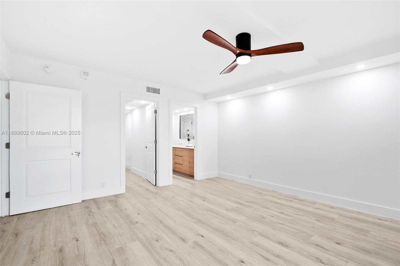 1121 Crandon Blvd #D304, Key Biscayne FL 33149