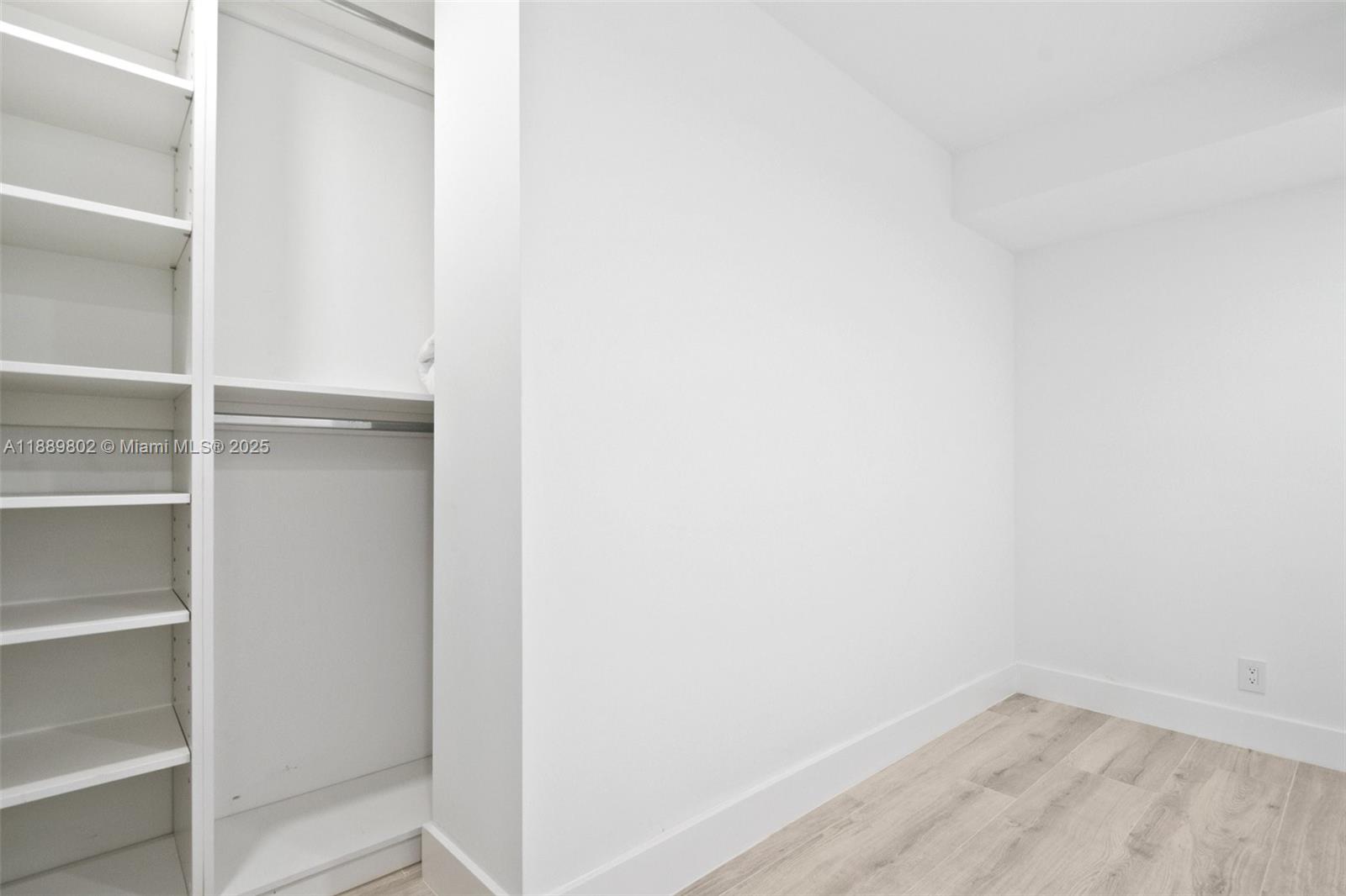 1121 Crandon Blvd #D304, Key Biscayne FL 33149