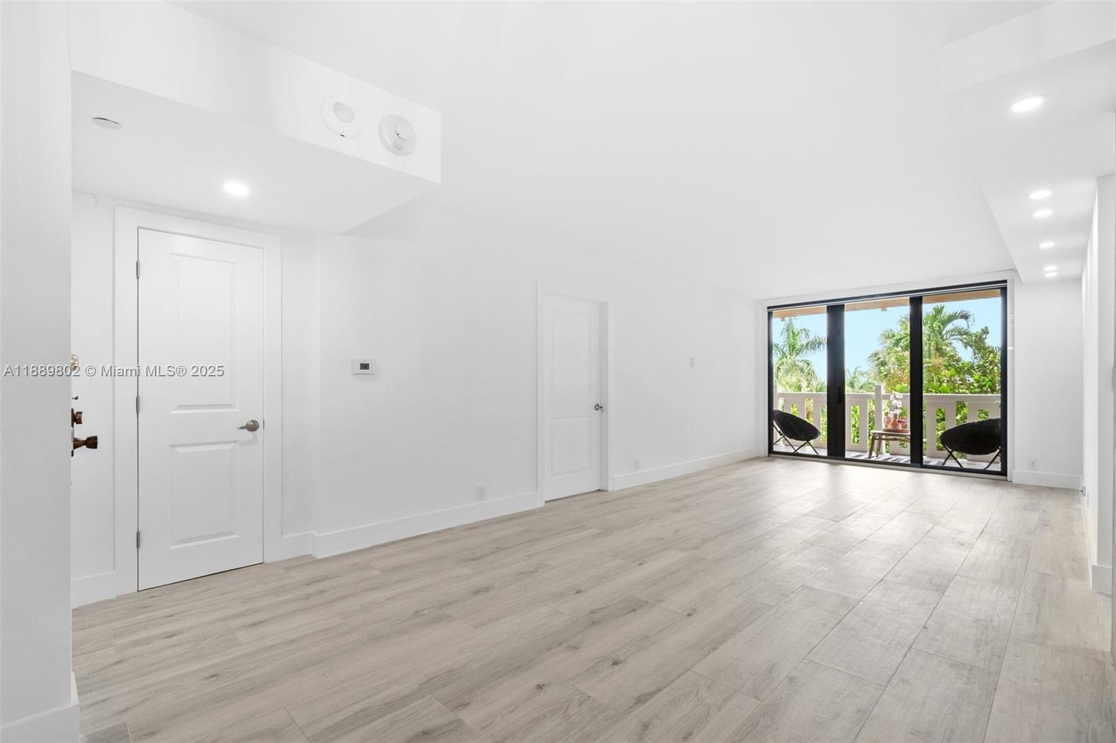 1121 Crandon Blvd #D304, Key Biscayne FL 33149