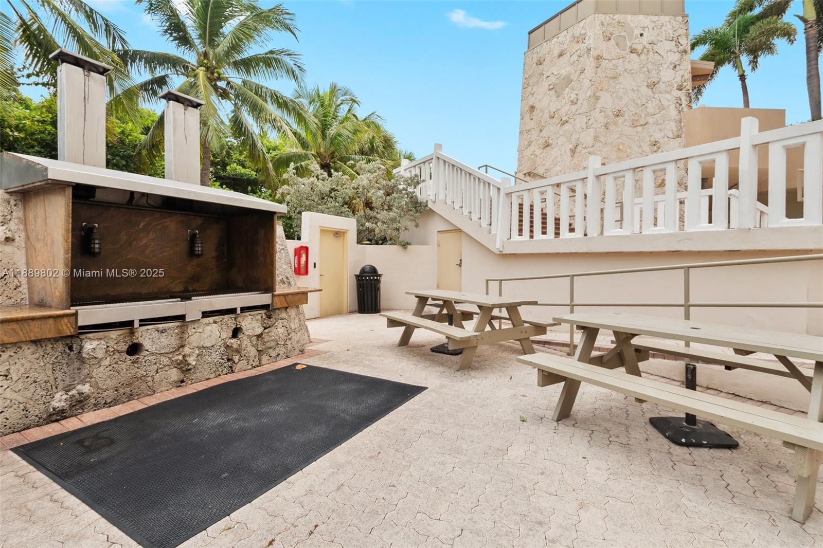 1121 Crandon Blvd #D304, Key Biscayne FL 33149