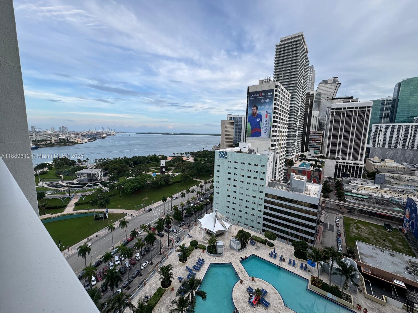 244 Biscayne Blvd #2105, Miami FL 33132