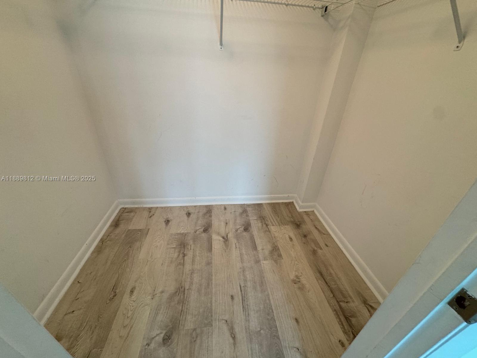 244 Biscayne Blvd #2105, Miami FL 33132