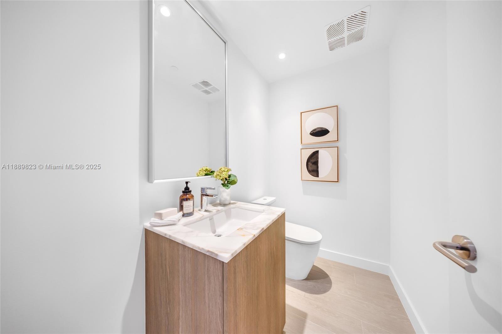 500 Alton Rd #2008, Miami Beach FL 33139