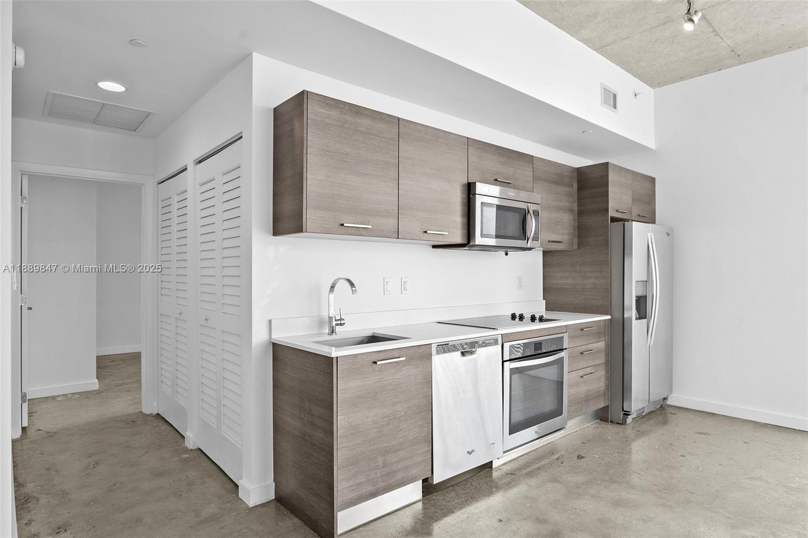 151 SE 1st St #3511, Miami FL 33131