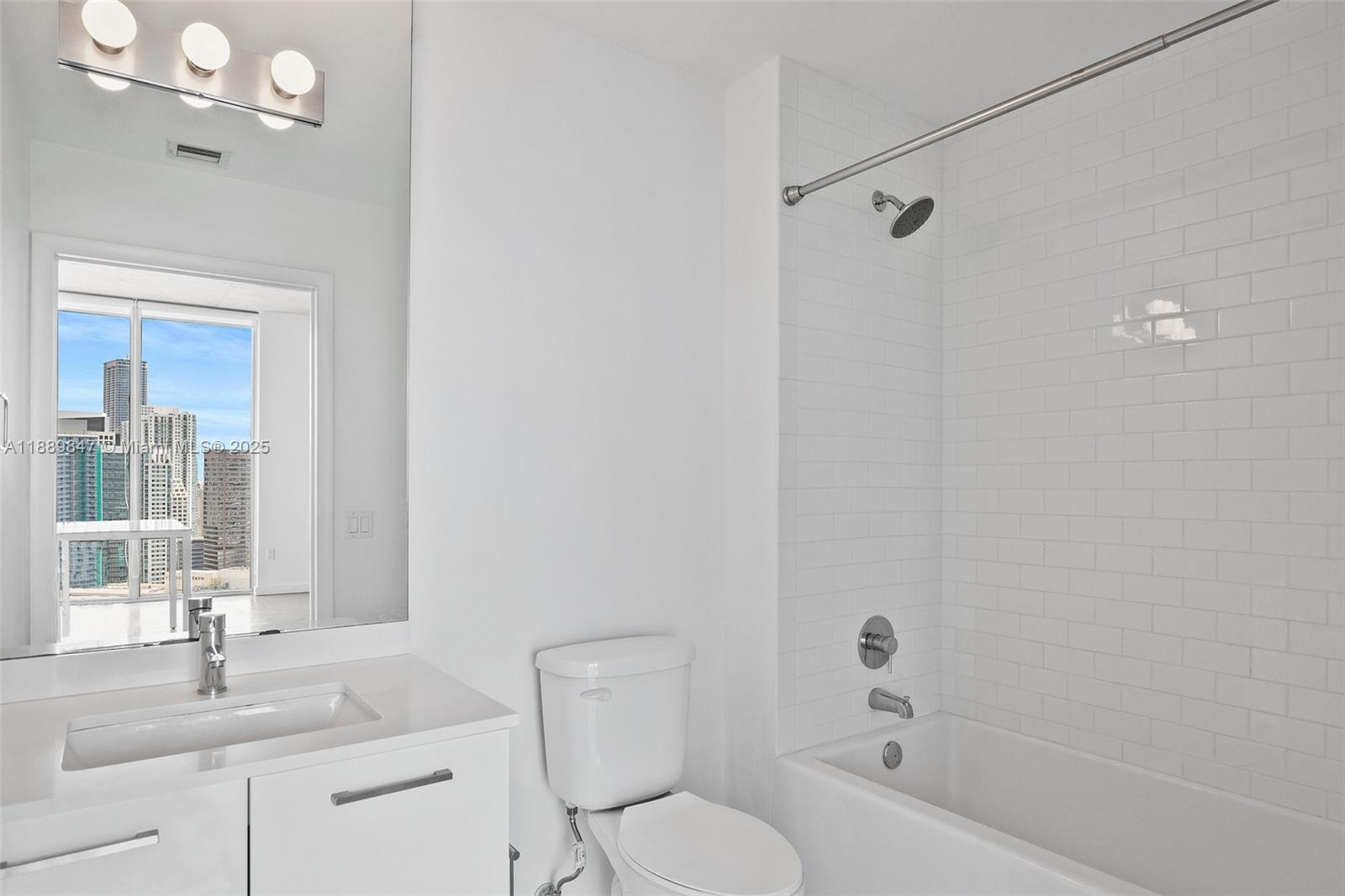 151 SE 1st St #3511, Miami FL 33131