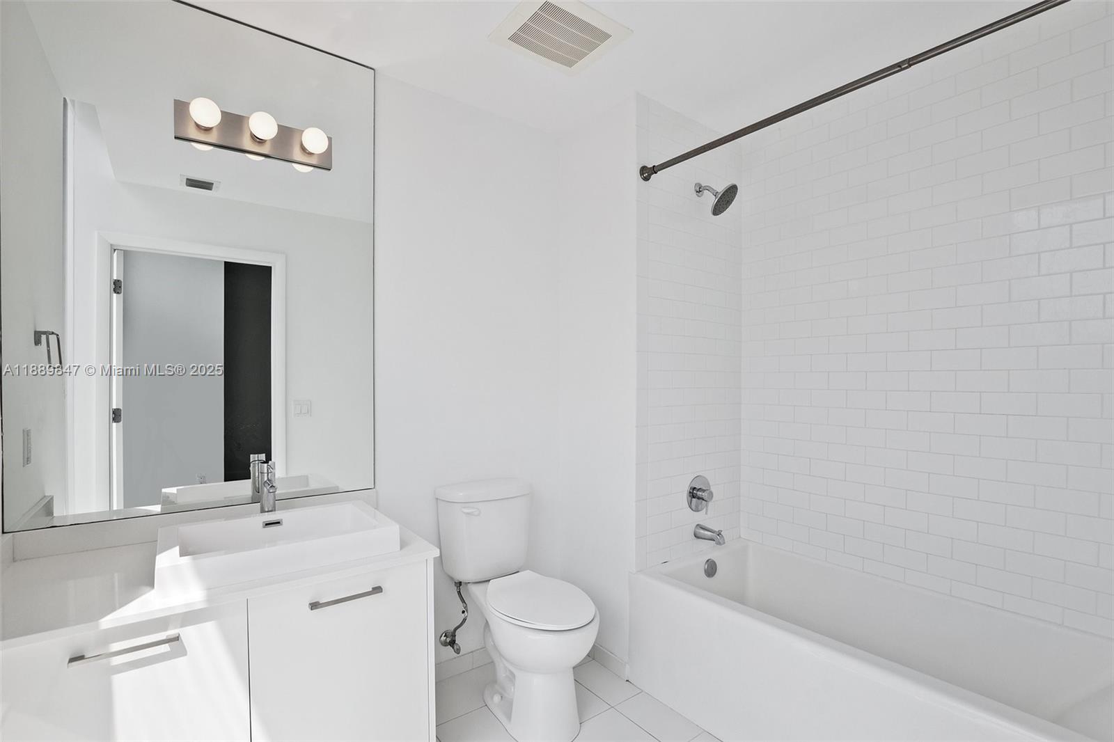 151 SE 1st St #3511, Miami FL 33131