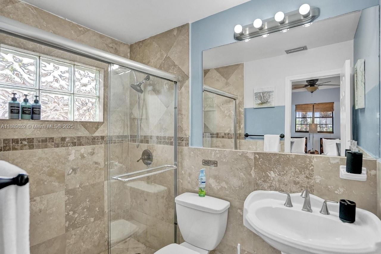 208 SW 2nd Ave, Hallandale Beach FL 33009