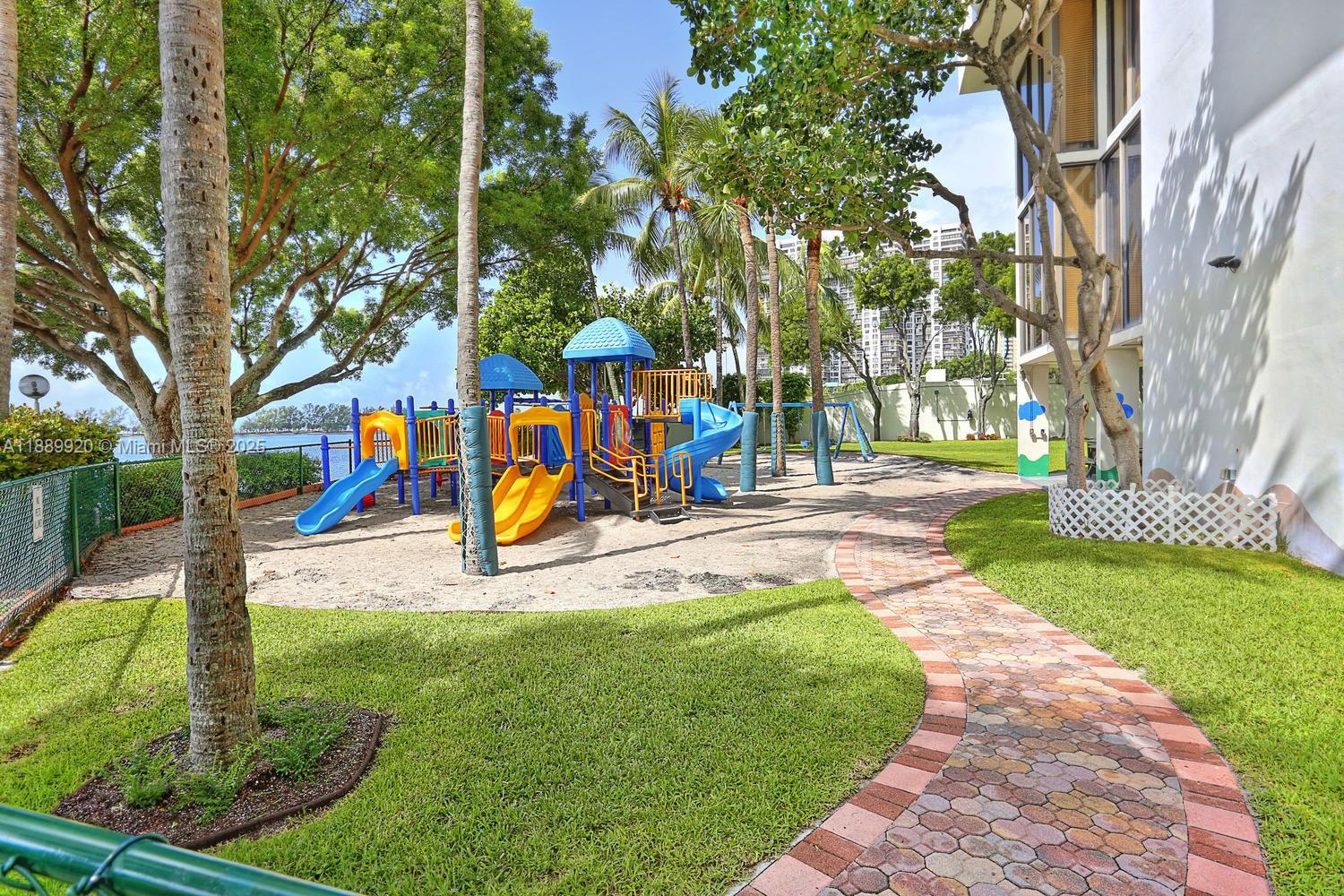 1865 Brickell Ave #A1611, Miami FL 33129