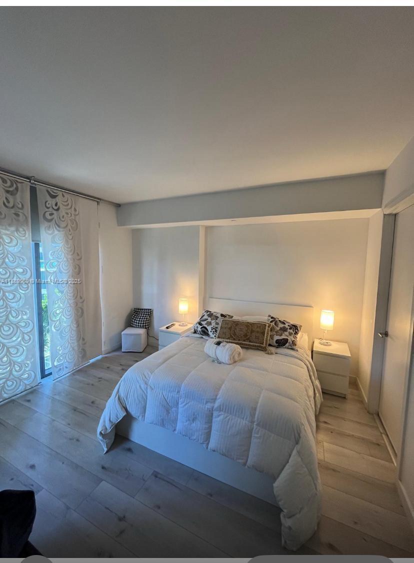 31 SE 6th St #804, Miami FL 33131
