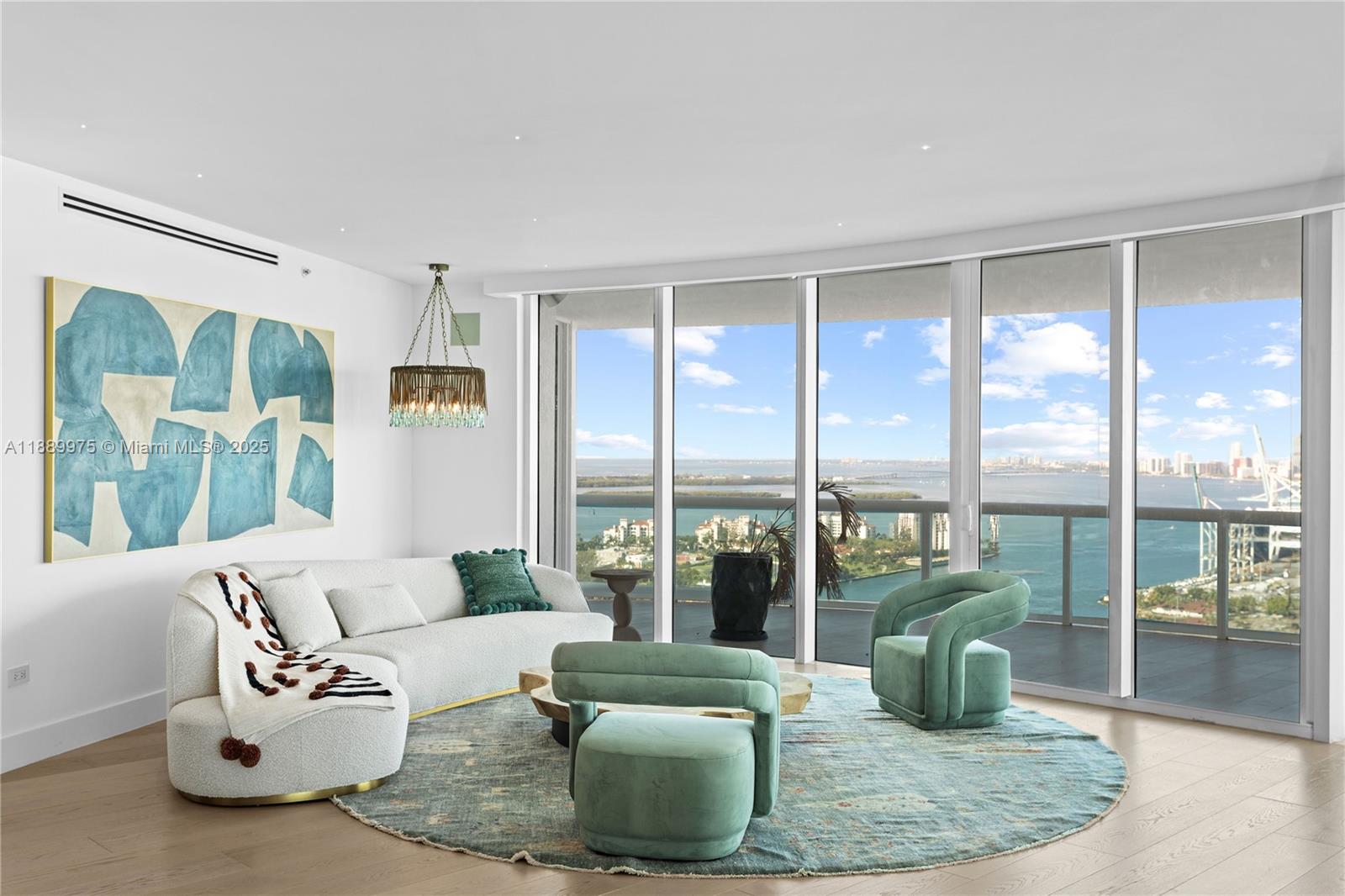 1000 S Pointe Dr #3301, Miami Beach FL 33139