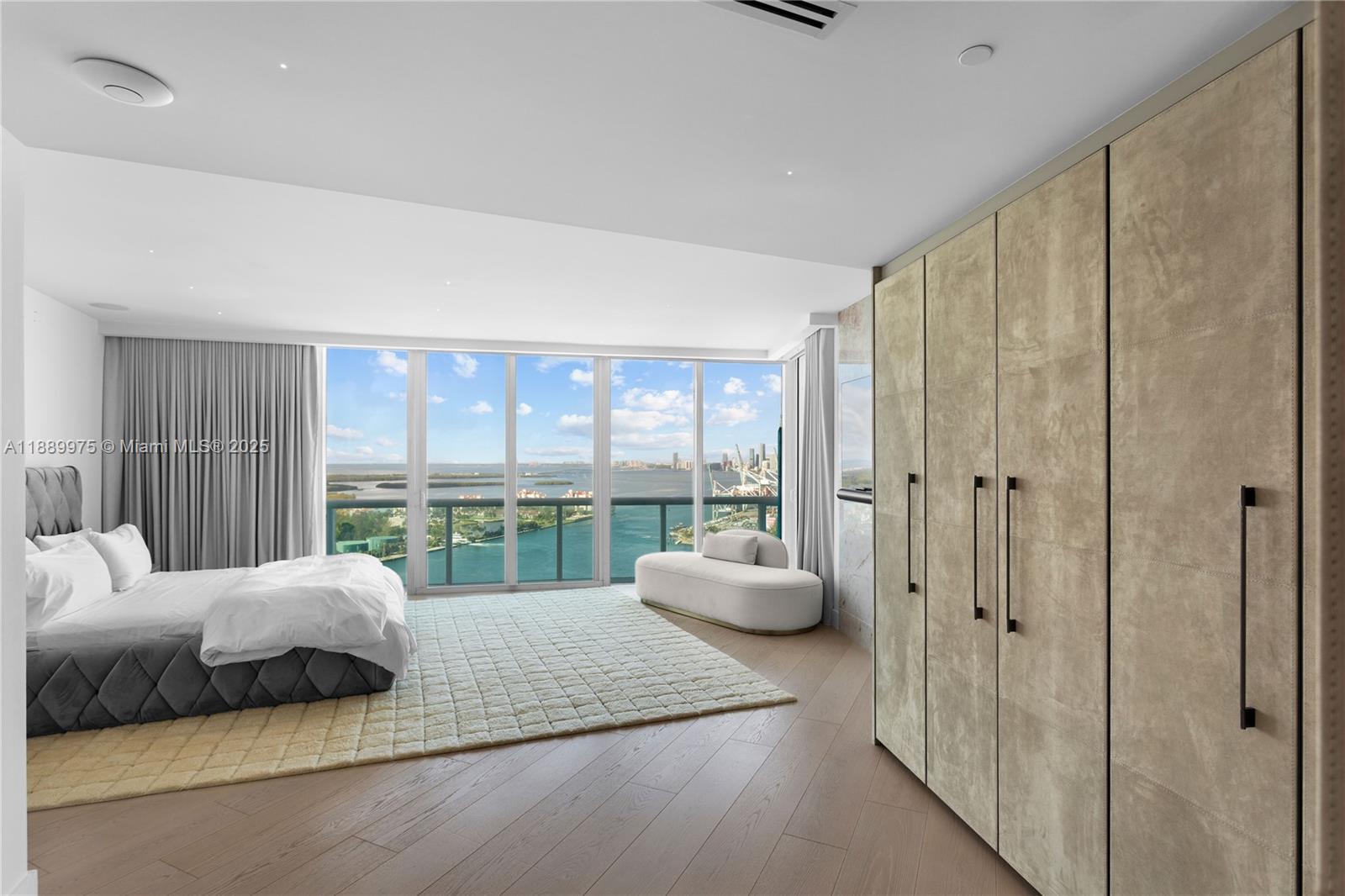 1000 S Pointe Dr #3301, Miami Beach FL 33139