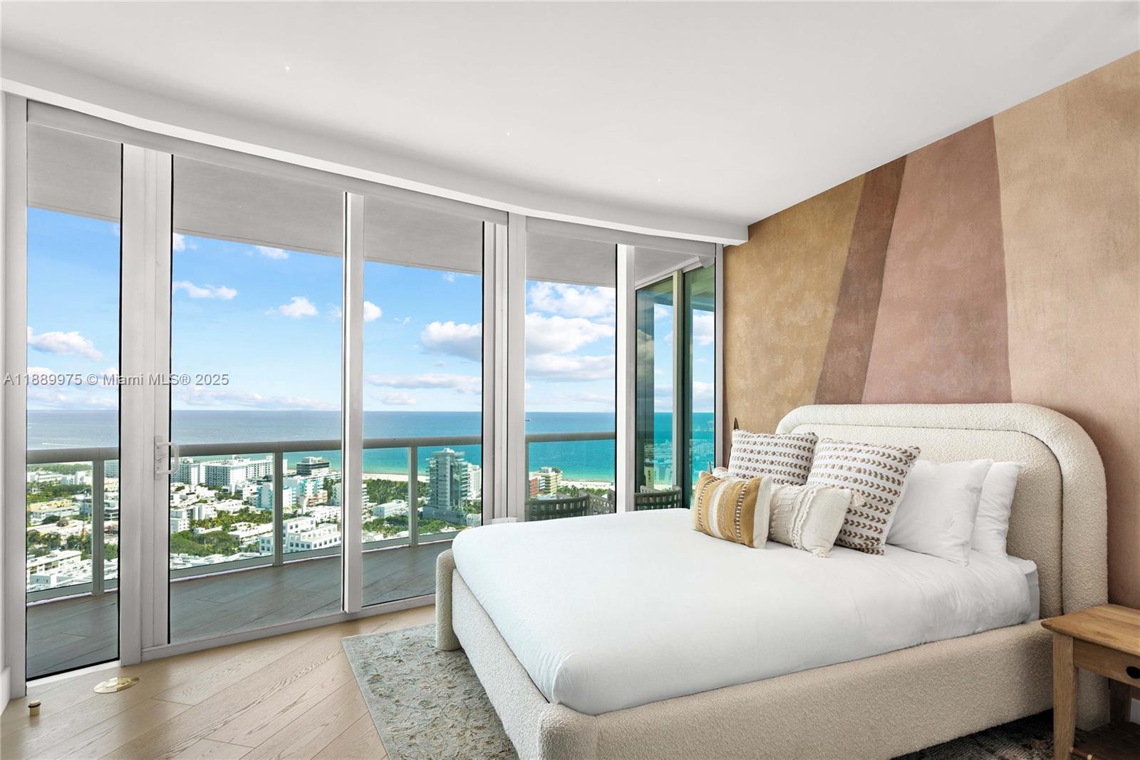 1000 S Pointe Dr #3301, Miami Beach FL 33139
