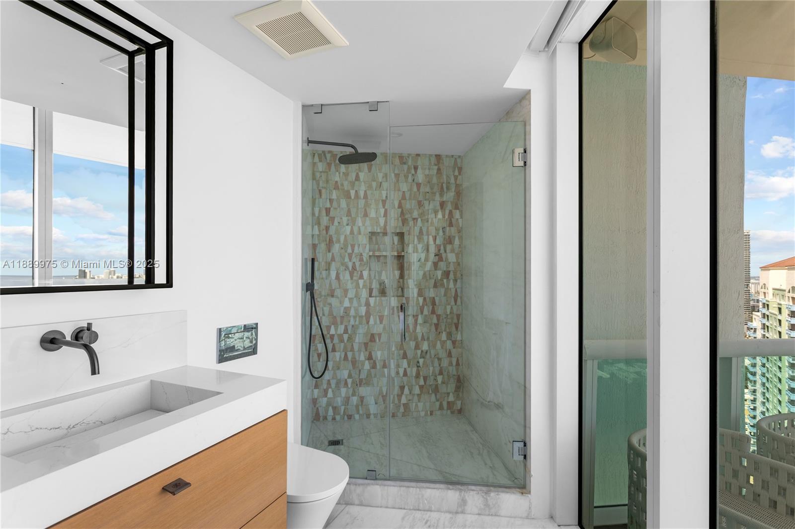 1000 S Pointe Dr #3301, Miami Beach FL 33139