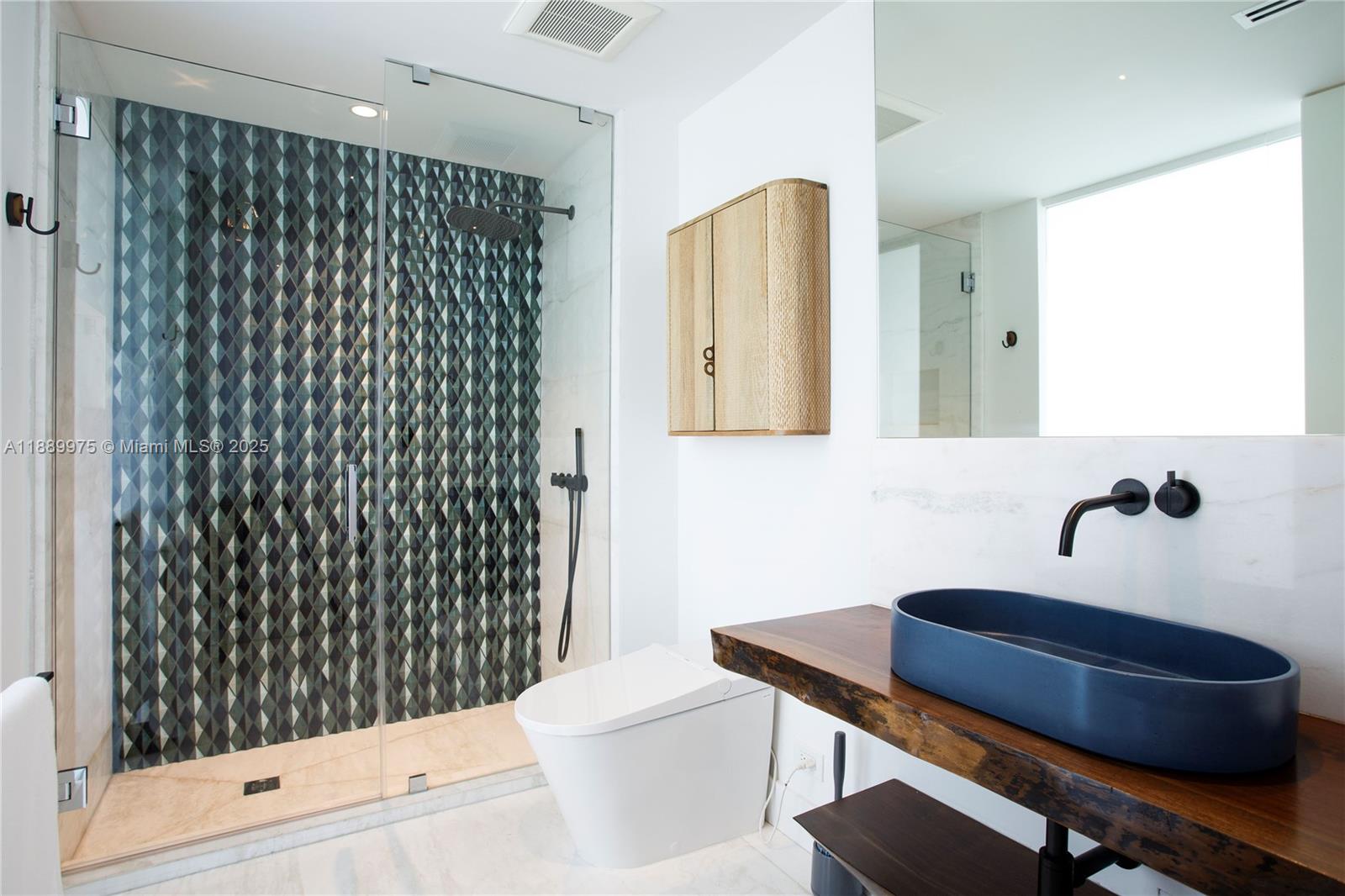 1000 S Pointe Dr #3301, Miami Beach FL 33139