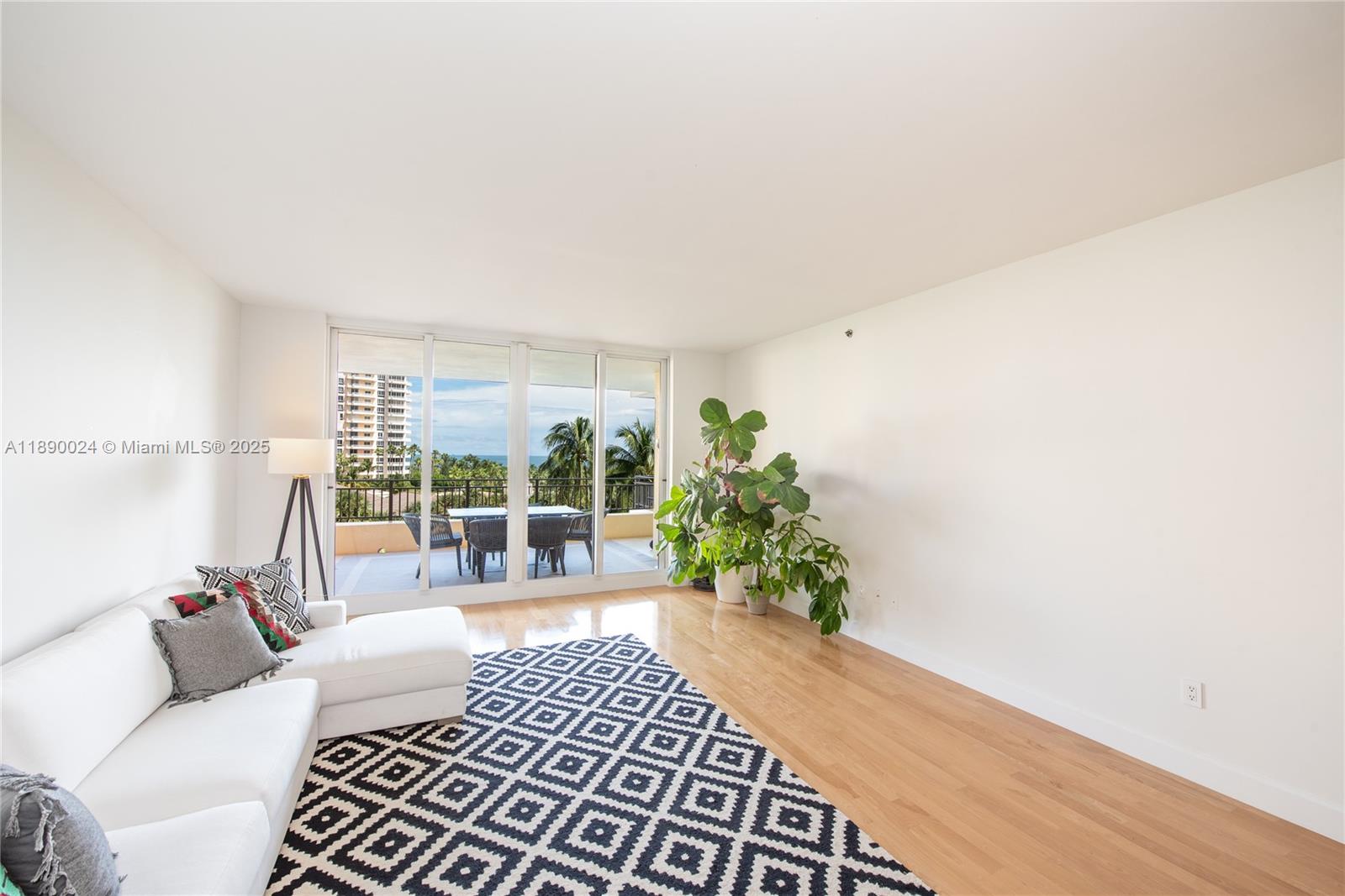 799 Crandon Blvd #607, Key Biscayne FL 33149