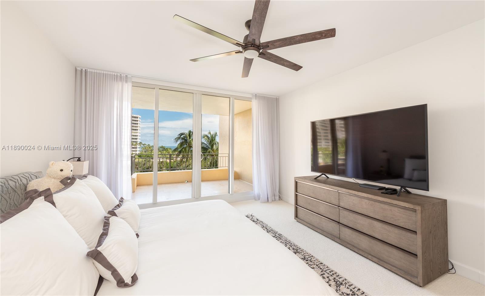 799 Crandon Blvd #607, Key Biscayne FL 33149