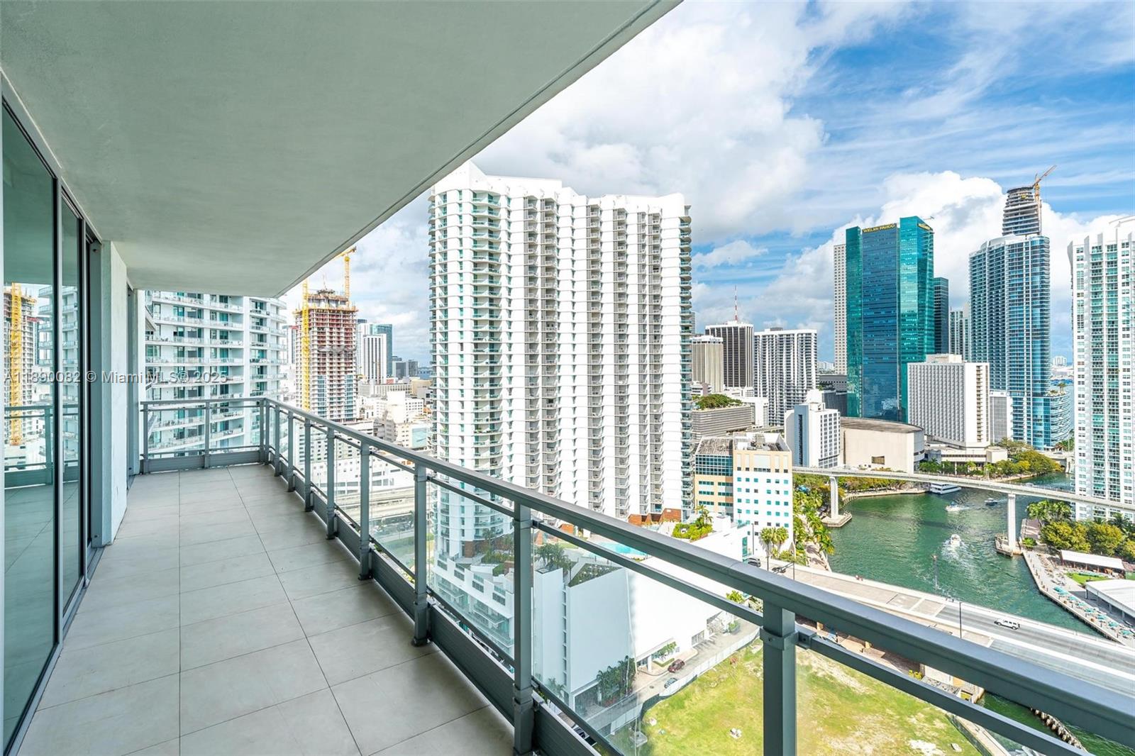 92 SW 3rd St #2712, Miami FL 33130