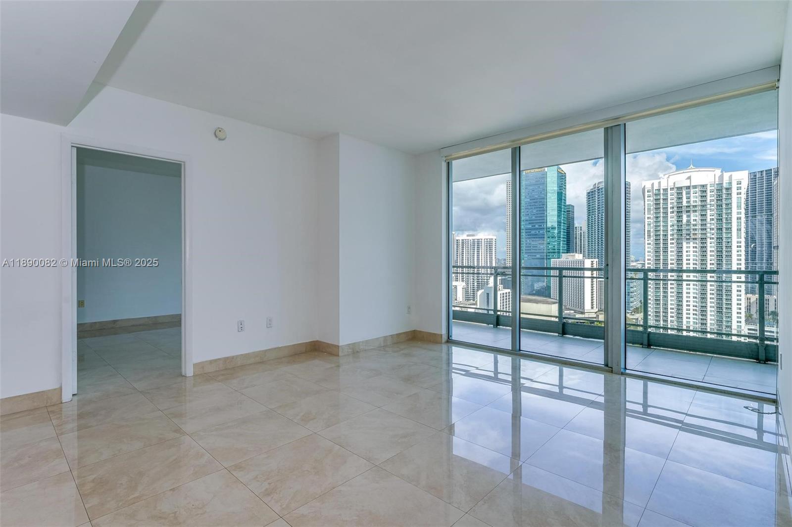 92 SW 3rd St #2712, Miami FL 33130