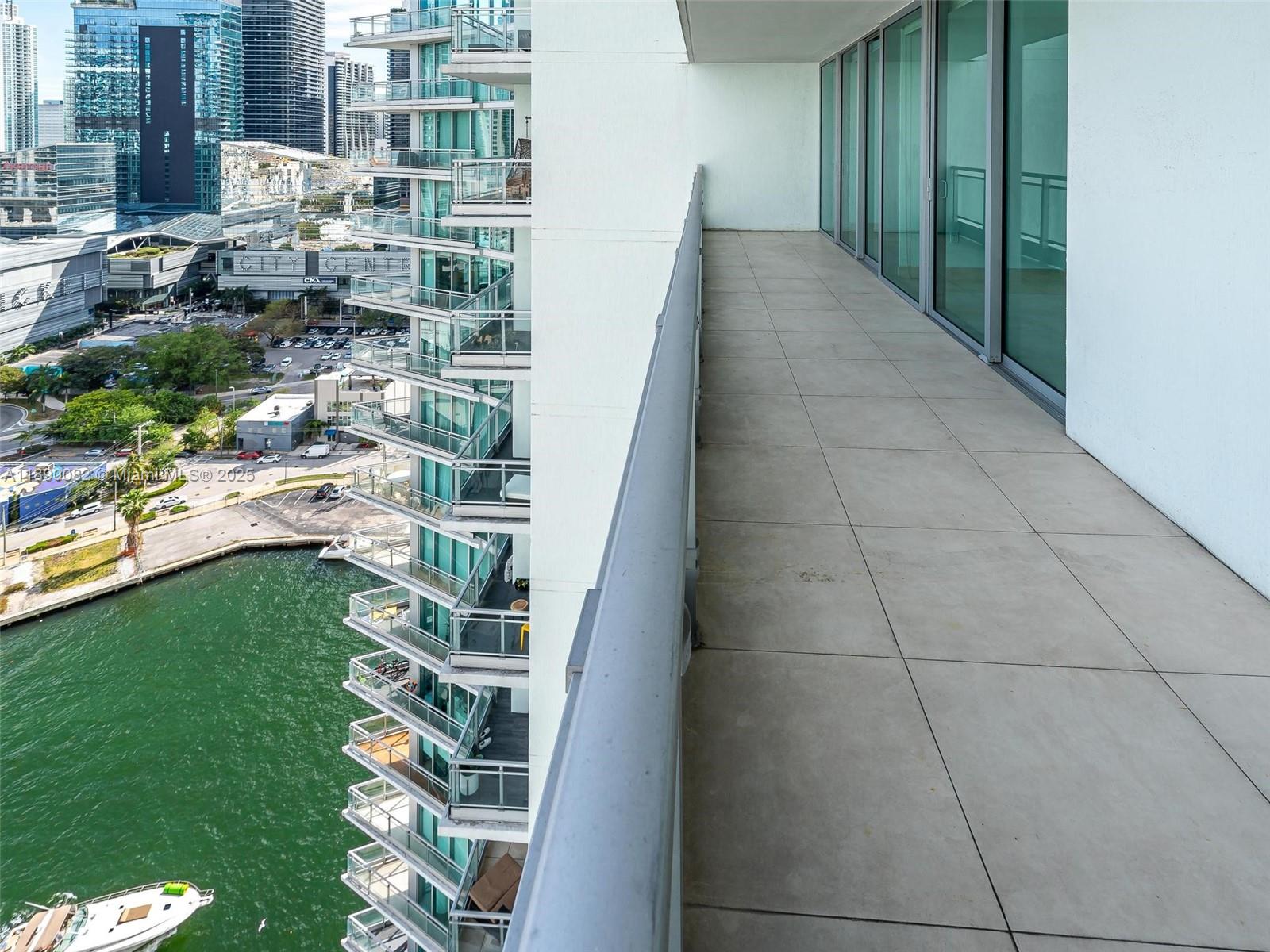 92 SW 3rd St #2712, Miami FL 33130