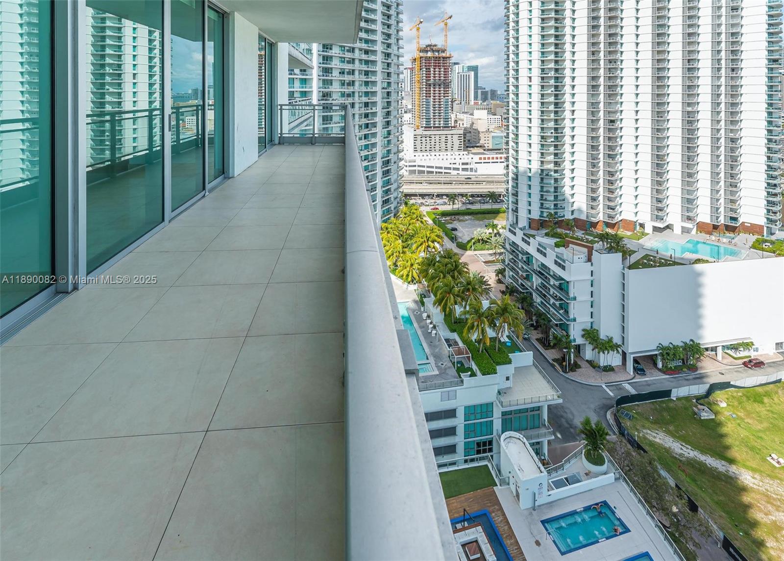 92 SW 3rd St #2712, Miami FL 33130