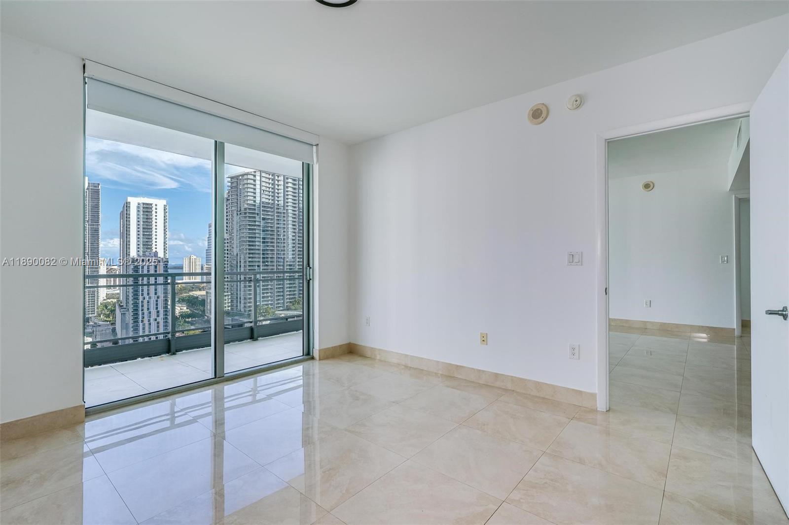 92 SW 3rd St #2712, Miami FL 33130
