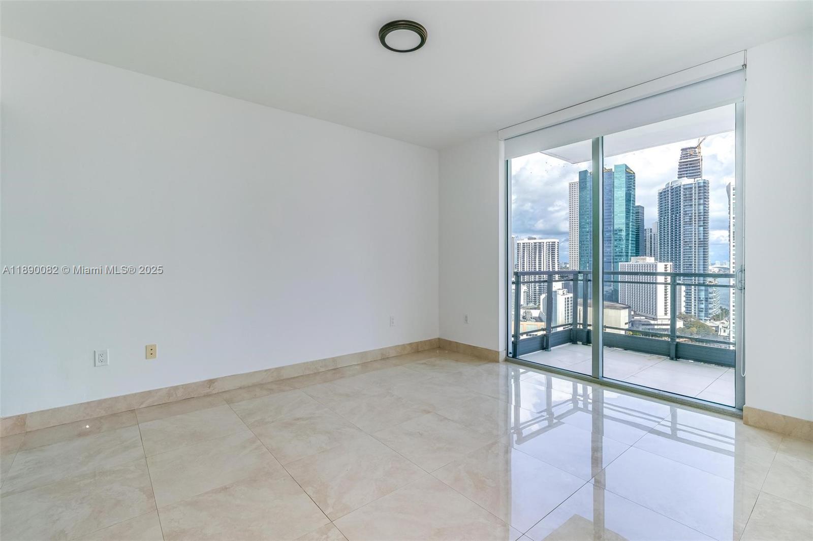 92 SW 3rd St #2712, Miami FL 33130