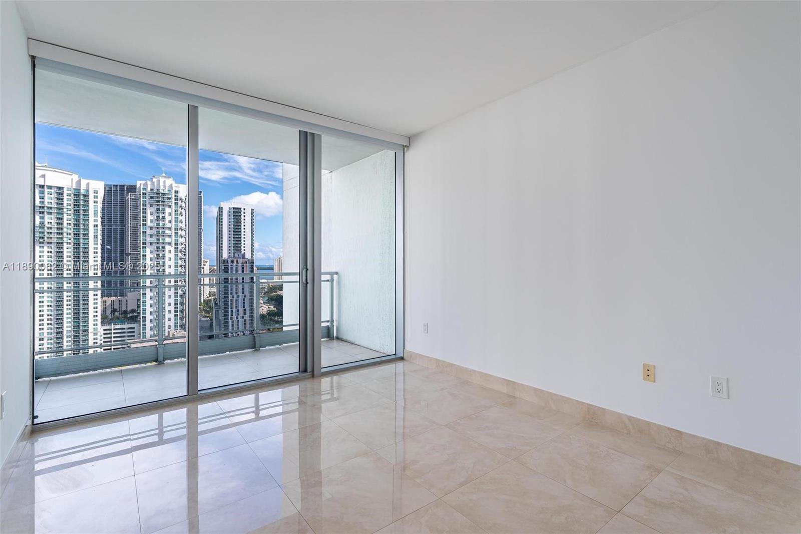 92 SW 3rd St #2712, Miami FL 33130
