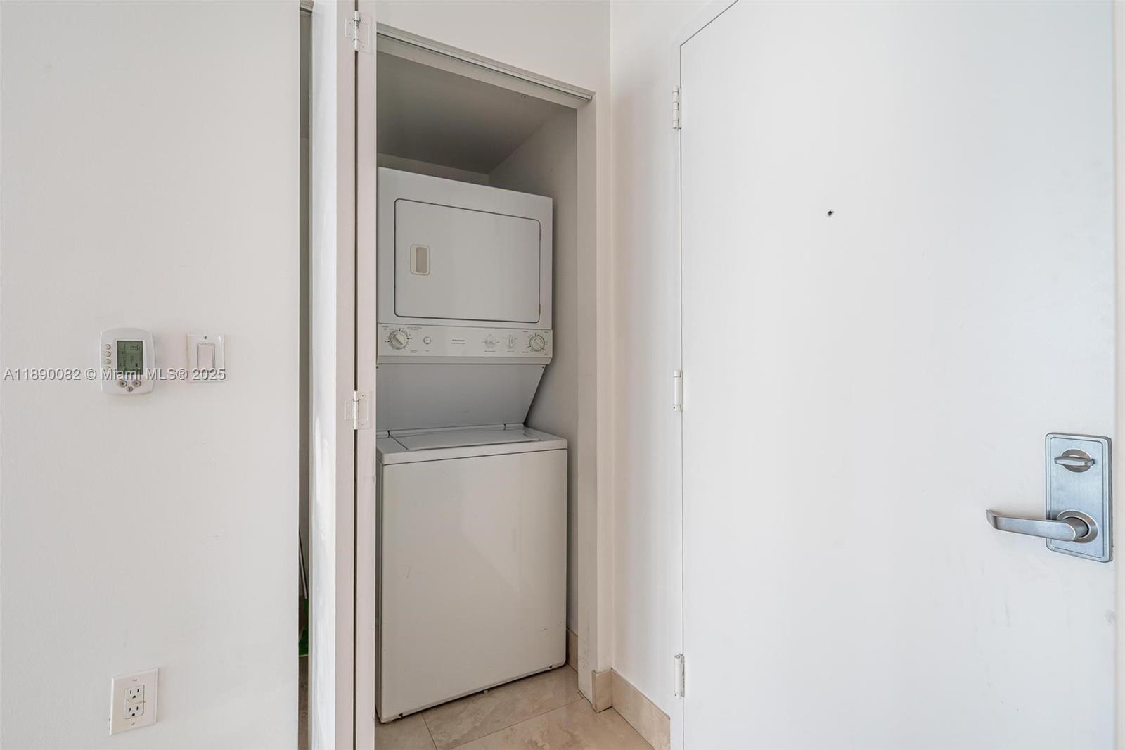 92 SW 3rd St #2712, Miami FL 33130