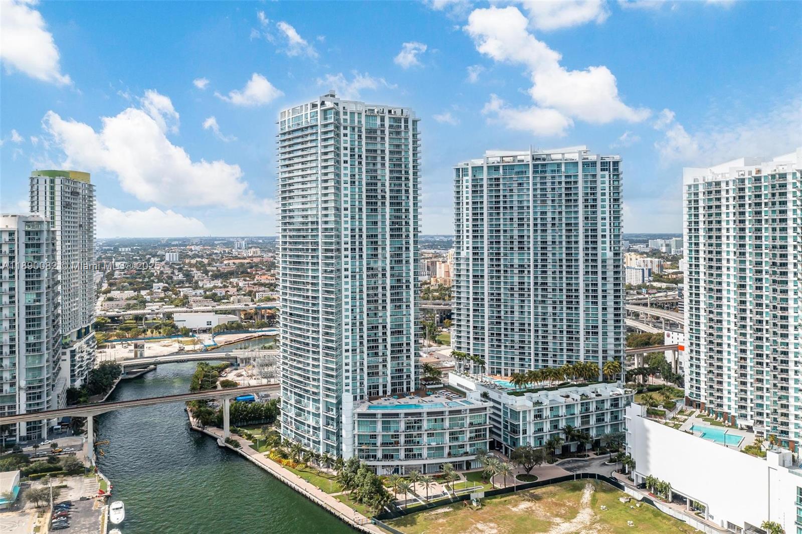 92 SW 3rd St #2712, Miami FL 33130