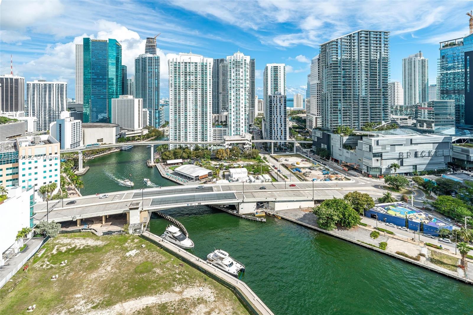 92 SW 3rd St #2712, Miami FL 33130