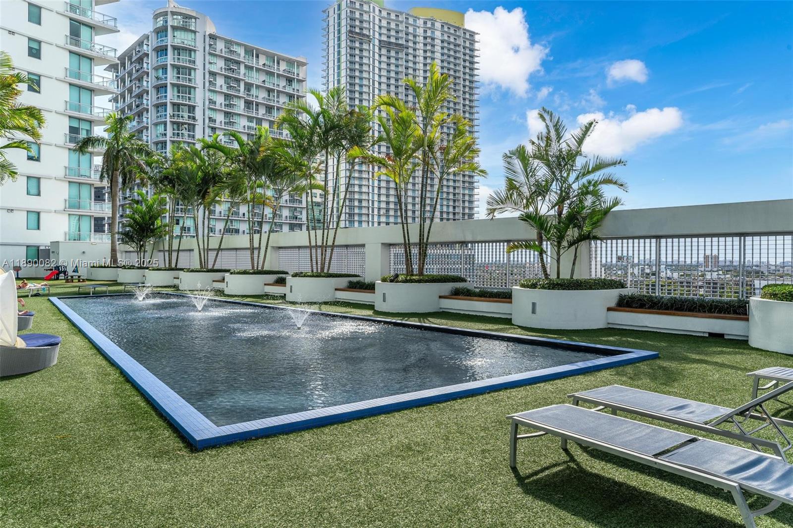 92 SW 3rd St #2712, Miami FL 33130