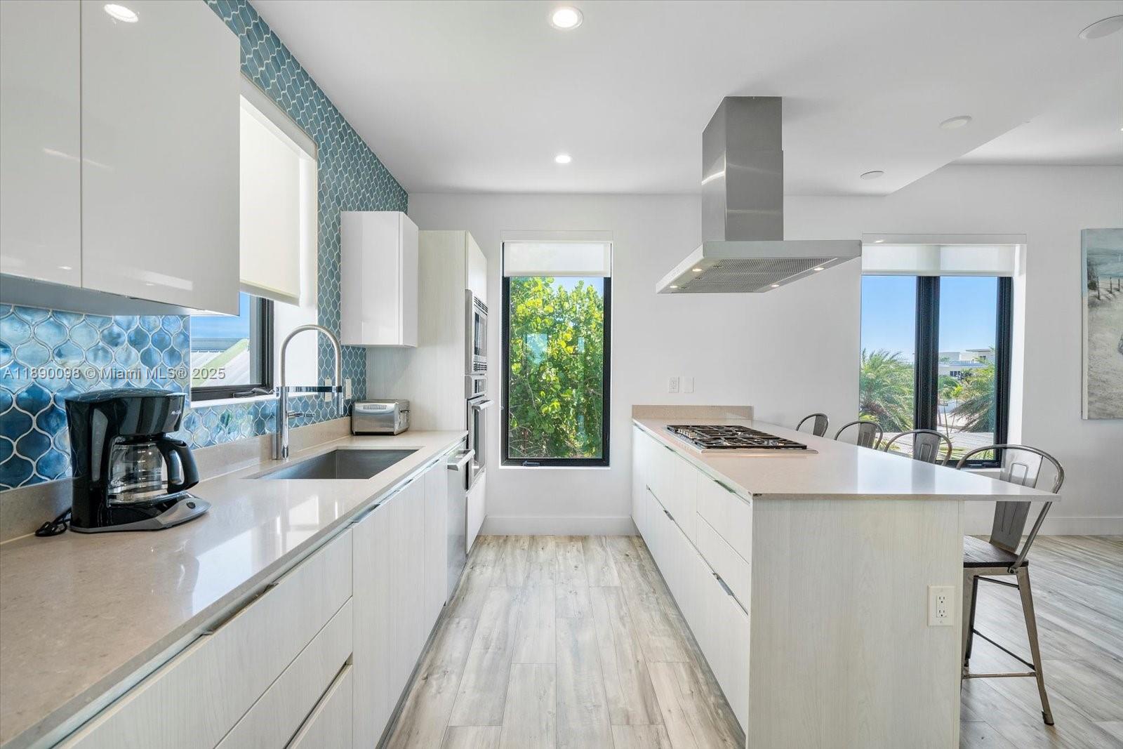 332 Balboa St, Hollywood FL 33019