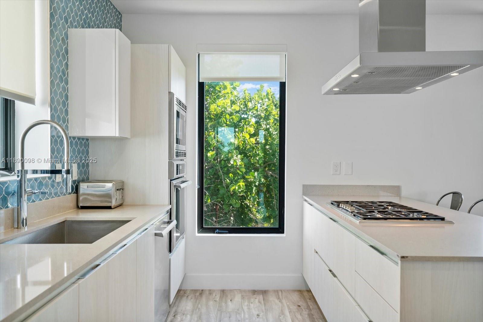 332 Balboa St, Hollywood FL 33019