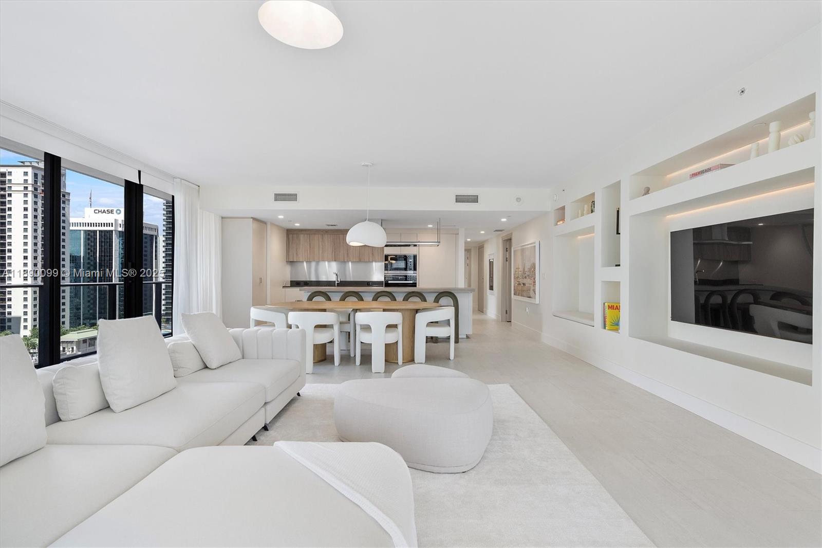 1000 Brickell Plz #2102, Miami FL 33131